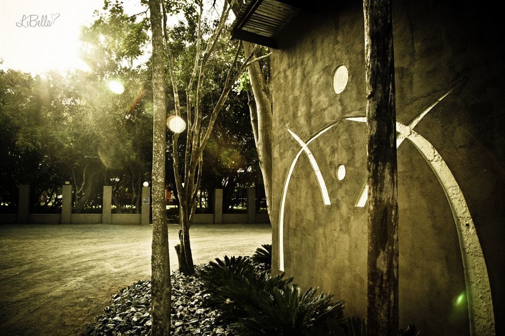 Emdoneni Lodge Hluhluwe Exterior photo