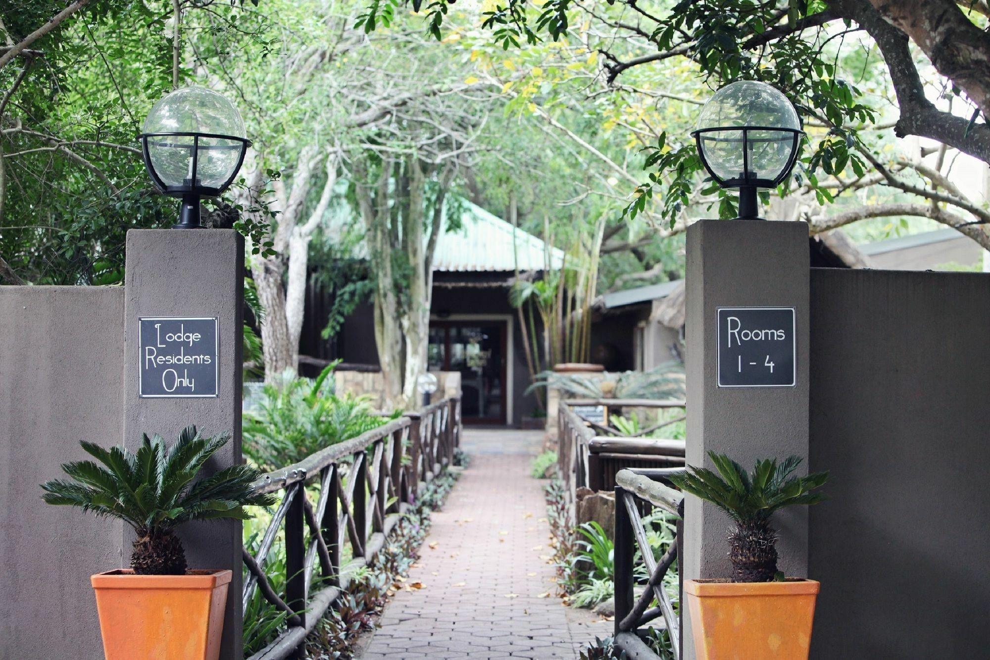 Emdoneni Lodge Hluhluwe Exterior photo